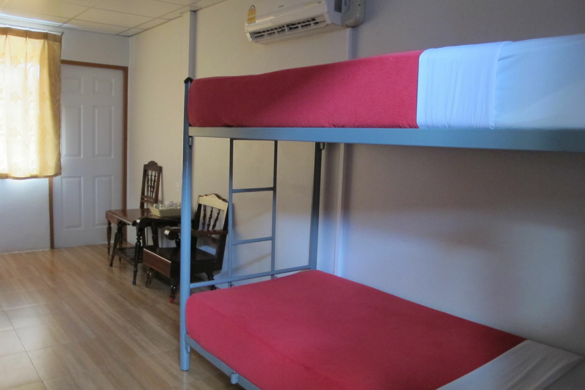 Samchai Hotel Si Racha Eksteriør billede