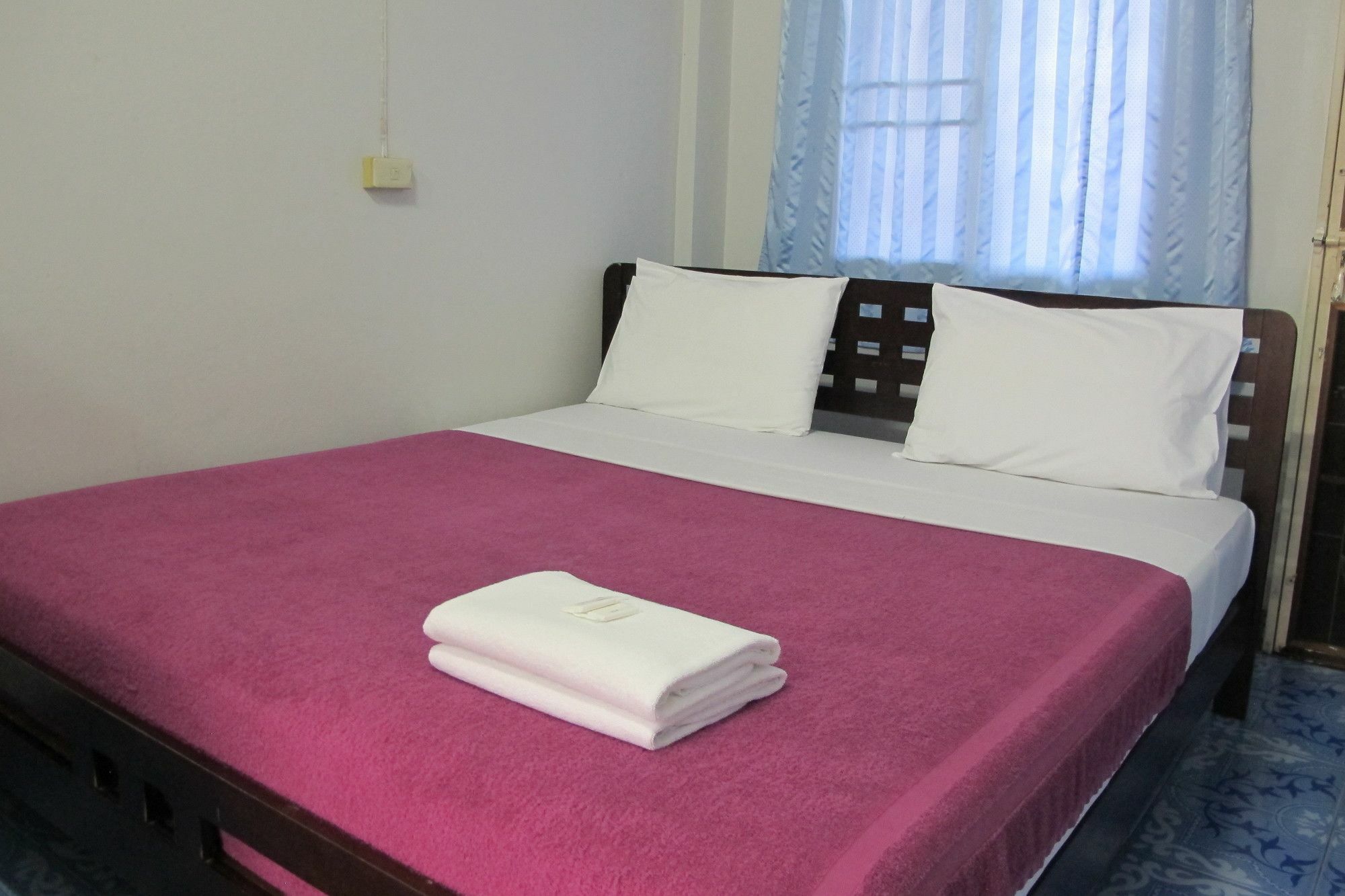 Samchai Hotel Si Racha Eksteriør billede